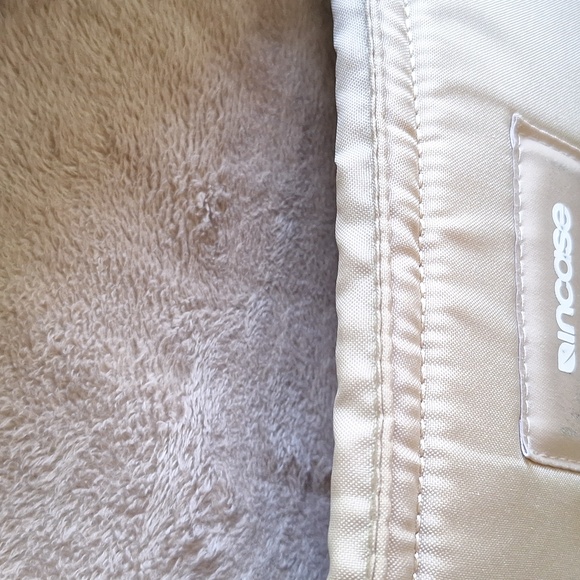 Incase City Compact Backpack - Picture 4 of 7